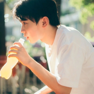可盐可甜的真人男头图片