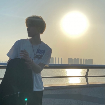 真人头像看不出来是网图的20岁