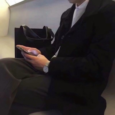 2025年男人成熟稳重微信头像图片