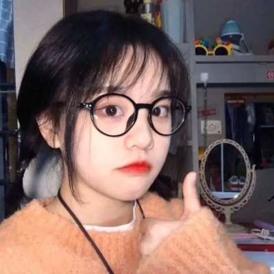 橙色可爱头像女