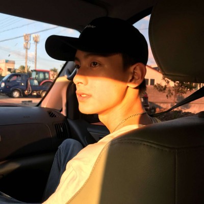 2025年男人成熟稳重微信头像图片