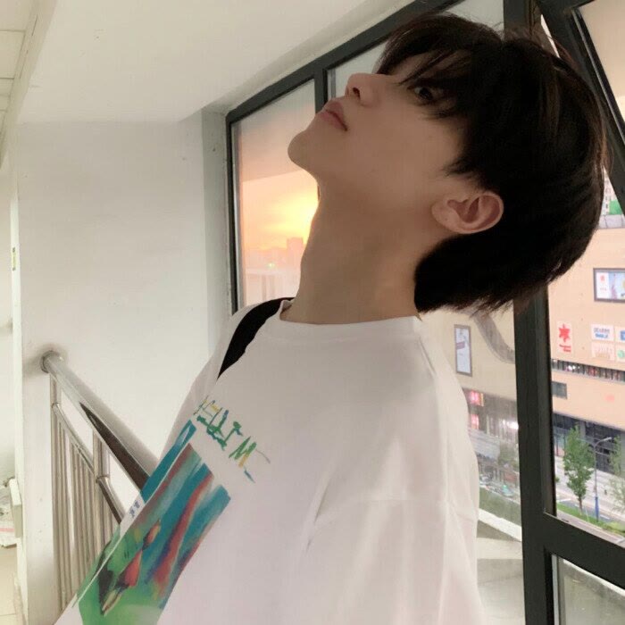 高冷野王头像男