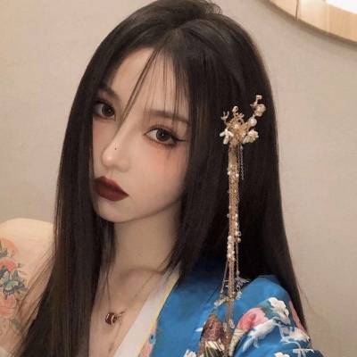 抖音比较火的微信头像女生图片