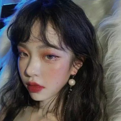 女生酷到爆的头像