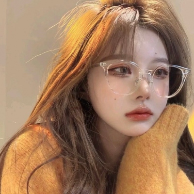 橙色可爱头像女