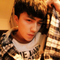 网络头像男生16岁帅气照片