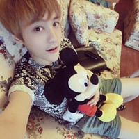 qq真人头像男生帅气又可爱图片