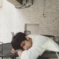 19岁男生头像真人帅气图片