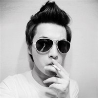 qq头像男黑白伤感叛逆图片
