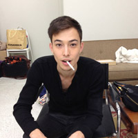 QQ头像闷骚男生帅气图片