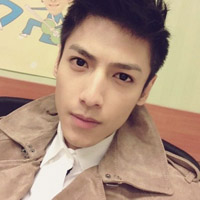 QQ头像闷骚男生帅气图片