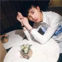 19岁男生一般真人头像图片