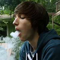 qq头像吐烟男生帅气拽拽的图片