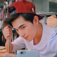 19岁男生头像真人帅气图片