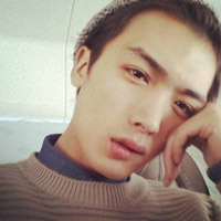 qq头像男生真人帅气萌伤感图片