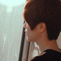 一个人的头像男生孤独伤感图片