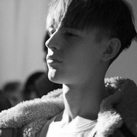 qq头像男黑白伤感叛逆图片