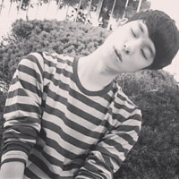 帅气男生头像真人19岁照片
