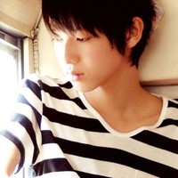 男生19岁正脸最真实的头像图片
