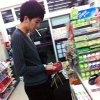 青年帅哥头像真实生活照