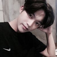 19岁真人头像照片男生