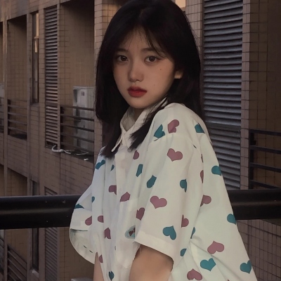 2025最新美女头像图片