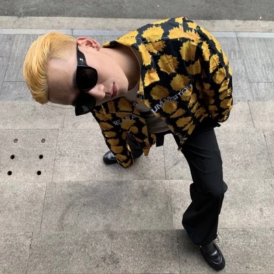 嘻哈风男生头像