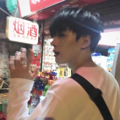 qq个性头像真人高冷男生帅气图片