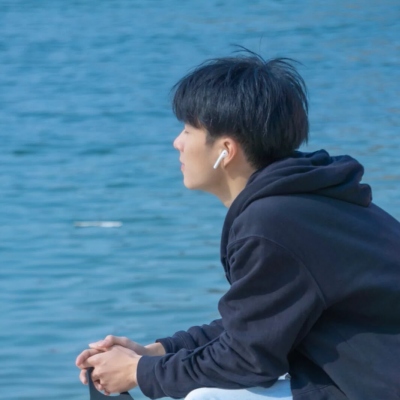 优质男头真人干净微丧高清图片