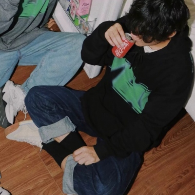 qq头像港风复古男生文艺高清图片