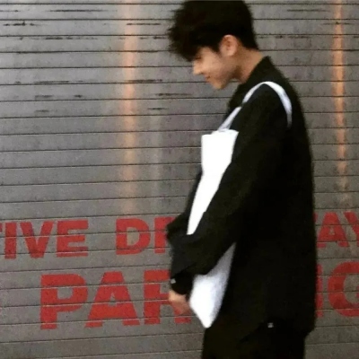 颜值超高的男生头像