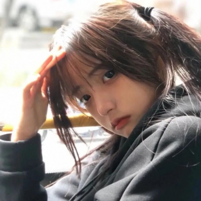 2025最新美女头像图片