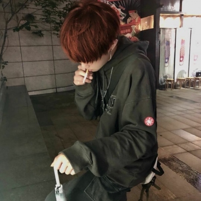 优质男头真人干净微丧高清图片
