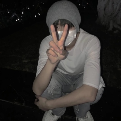2025潮流男生头像