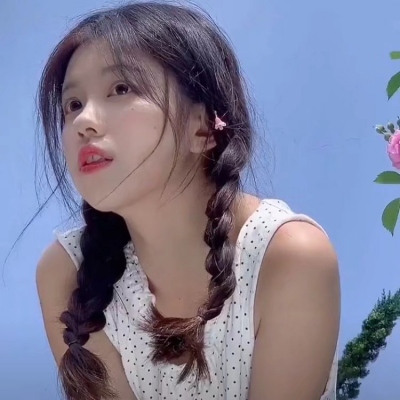 森系女头像唯美高清图片