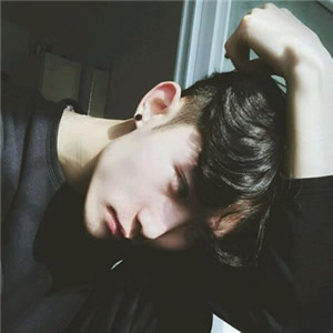 高冷帅气的男生头像