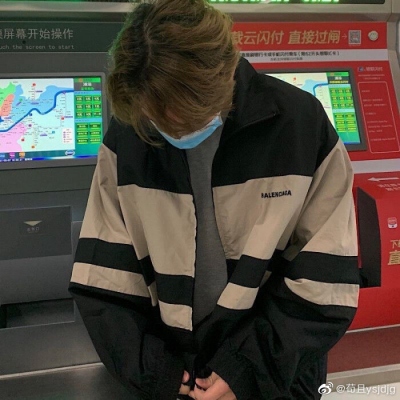 2025真人最火男生头像高冷高清图片
