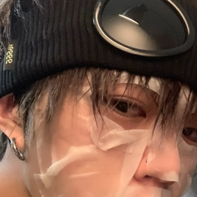 男生头像近脸照片