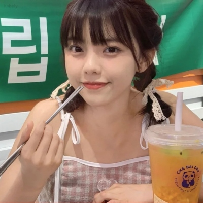 真人女生十几岁头像可爱照片