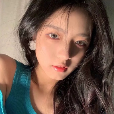 特别撩人的头像女