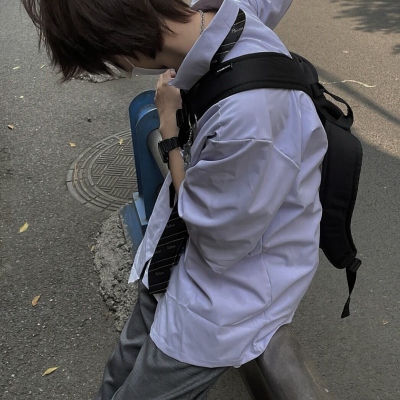 2025最火的头像真人男生高清图片
