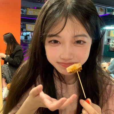 真人女生十几岁头像可爱照片