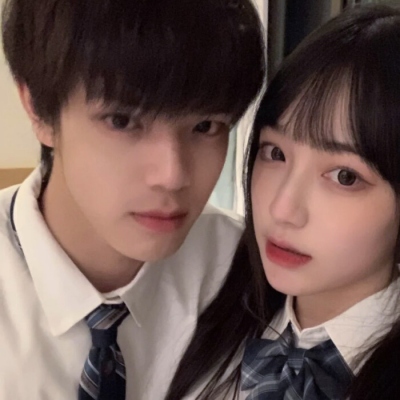 甜蜜真人一对两张男女头像图片