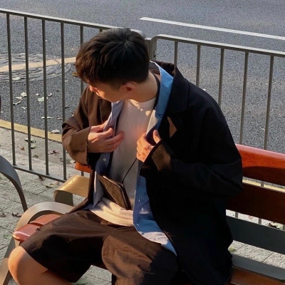 男生高级感头像图片