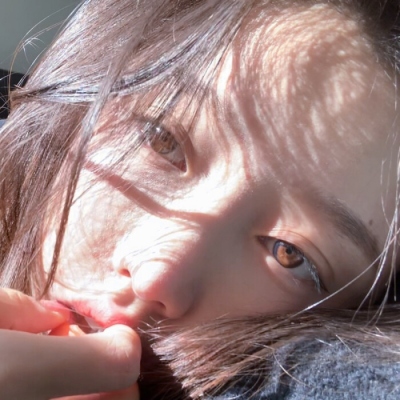 成熟头像干净高级质感女生高清图片
