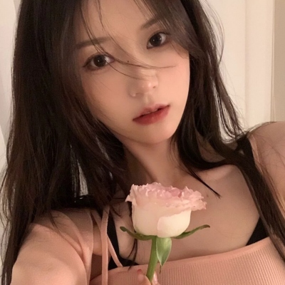 特别撩人的头像女