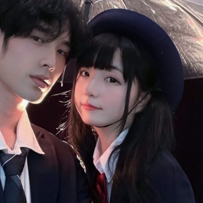 甜蜜真人一对两张男女头像图片