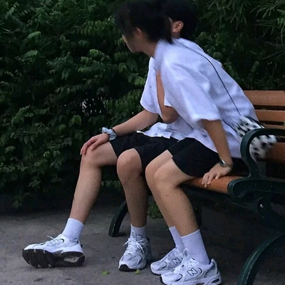 2025一对两张最火学生情侣头像图片