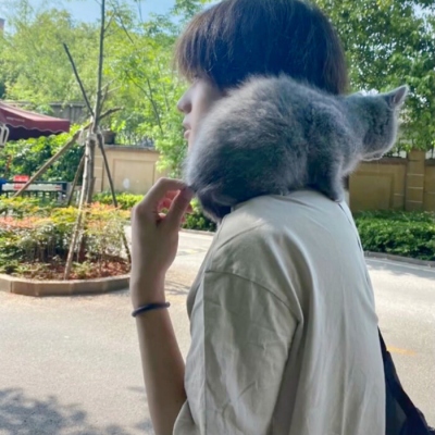 大学生最火的微信头像男