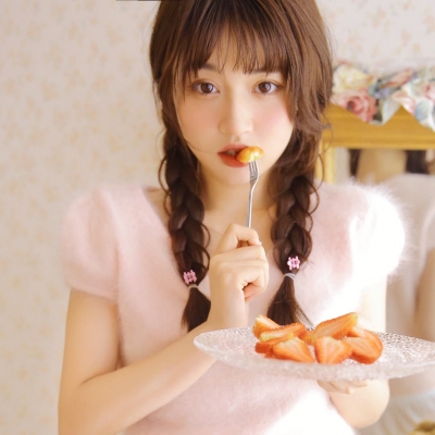 微信唯美小清新意境女头图片